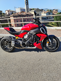 Ducati Diavel V4