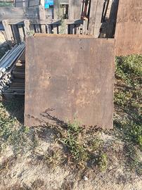 Pedana modulare componibile 4x4,in ferro e legno 1