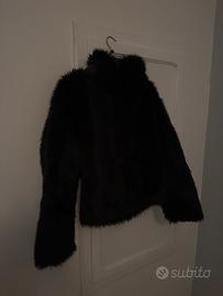 Cappotto in pelliccia nera da donna