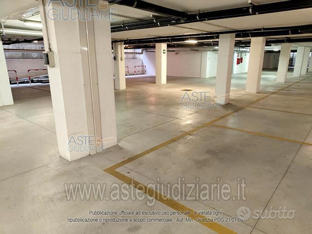 Box/Posto auto Jesi [A4289943]