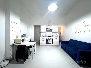 MONOLOCALE A RENDE