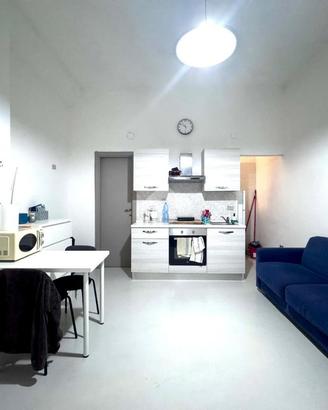MONOLOCALE A RENDE