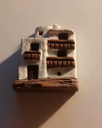 Casetta in terracotta fatta a mano