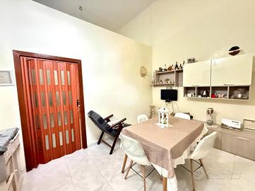 2 LOCALI A NAPOLI
