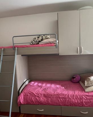 Cameretta con letto a castello
