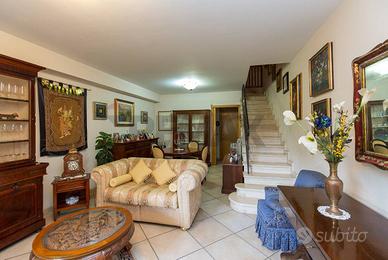 Villa a schiera - Valverde