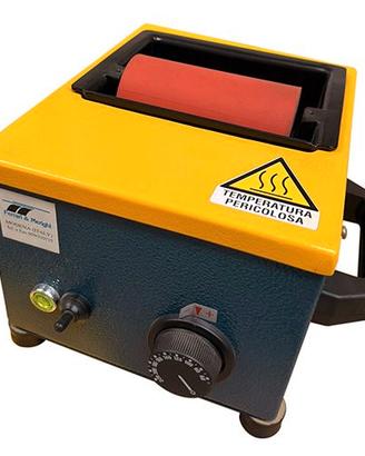 Macchina per sciolinare gli sci