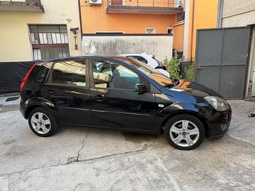 FORD FIESTA  1.2 BENZINA ANNO 2008