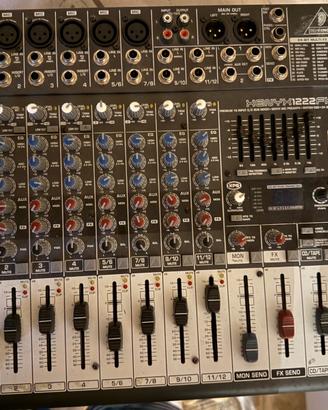 attrezzatura audio/luci