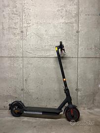 Monopattino elettrico 25kmh con ruote a nido d'ape