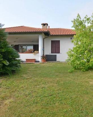 Villa di 244 m² con 4 locali e box auto doppio a V