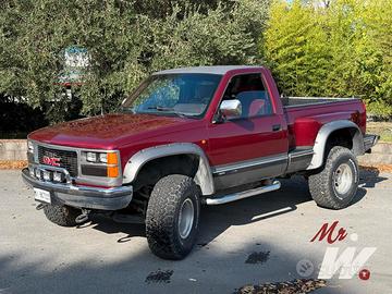 ‘88 GMC 1500 5.7 V8 automatic.
+5” lift. 