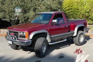 ‘88 GMC 1500 5.7 V8 automatic.
+5” lift. 