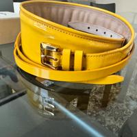 Cintura Burberry gialla  vernice - pelle tg 75