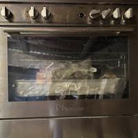 Cucina ftecnogas e cappa in ACCIAIO