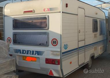 Roulotte Adria Altea 430Dk  4 posti
