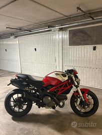 Ducati Monster 796