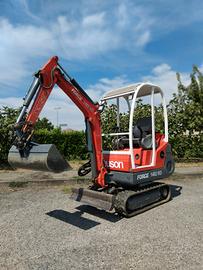 ESCAVATORE NEUSON 1402  anno 2000, 2400h. 