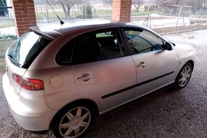 Seat Ibiza 4/5 porte colore grigio 