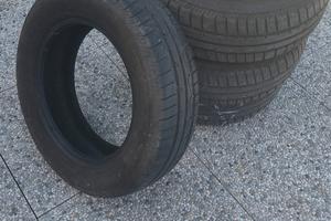 Pneumatici invernali 175/65 R14 come nuovi!