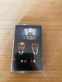 Musicassetta man in black
