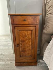 mobile/comodino  antico in legno di noce
