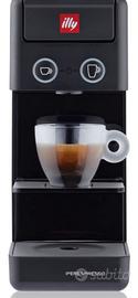 Macchina caffè espresso illy
