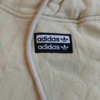 Felpa adidas  sportiva e comoda. 