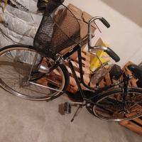 bicicletta con freni a stanghetta d'epoca 