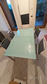 Tavolo di vetro