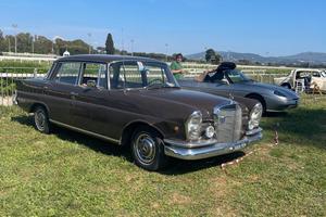 Mercedes 220 SE