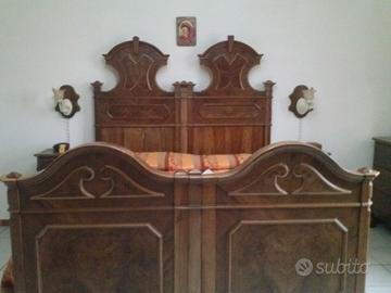 Letto antico del 700  in noce