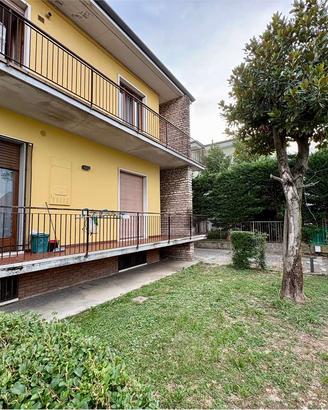 AMPIO TRILOCALE CON TERRAZZO ANGOLARE E GARAGE