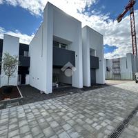 VILLA A SCHIERA D'ANGOLO A CARPI