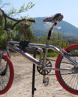 bici bmx in aluminio