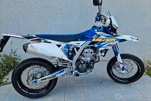 SUZUKI VALENTI SM 125 MOTORE A LIQUIDO