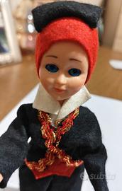 Bambola in costume tradizionale sardo tipo Lenci