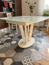 Tavolo metallo bianco e vetro temperato