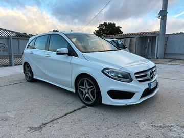 MERCEDES B200 AMG