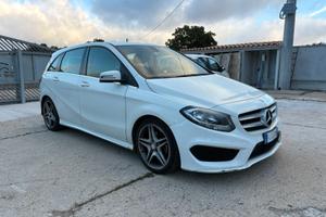 MERCEDES B200 AMG