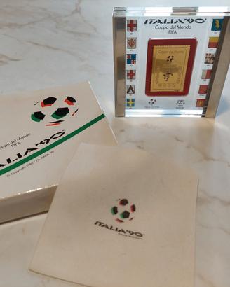 Francobollo oro "ITALIA 90"