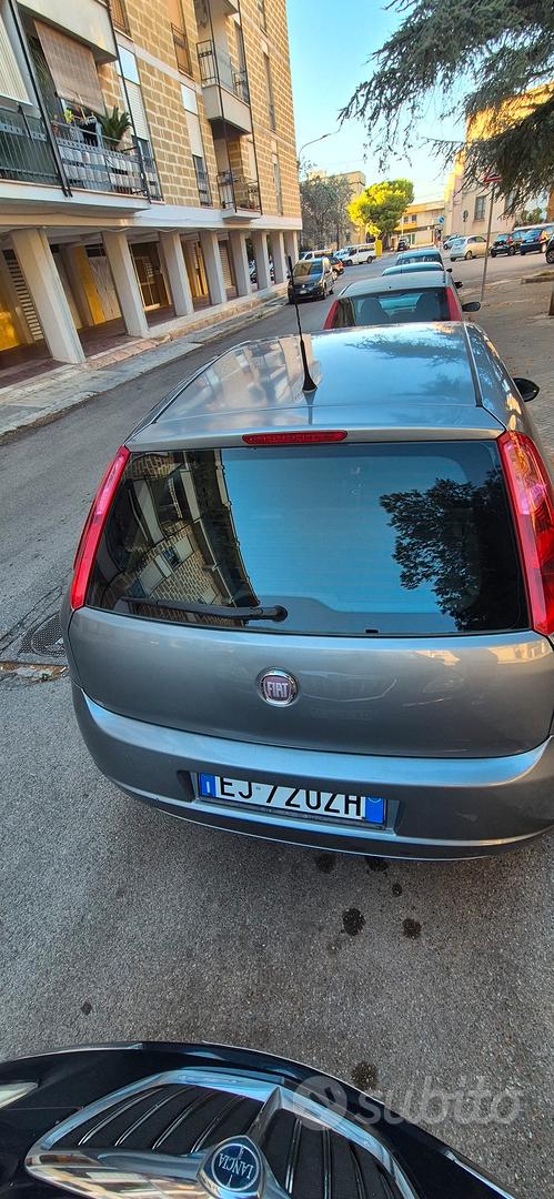 Fiat Punto 2011 photo 4