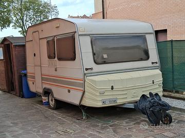 Roulotte accessoriata