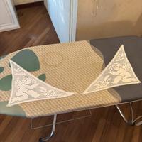Coppia centrini triangolari in pizzo filet angeli