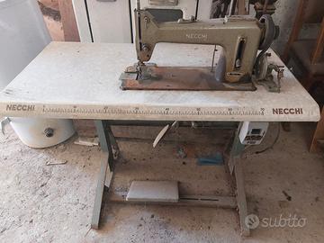 Macchina da cucire Necchi