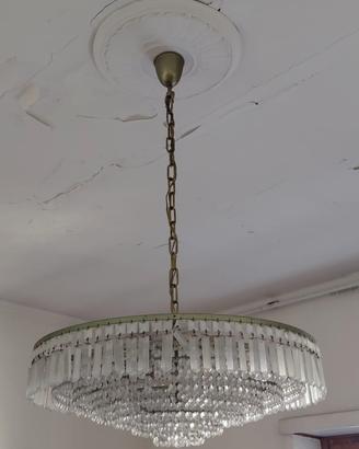 Lampadario con gocce in vetro