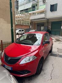 lancia y