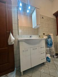 Mobiletto bagno con specchio +lavandino