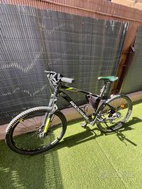 Bicicletta Mtb rockrider 530 ruote 27,5