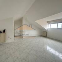 Appart. mansardato Via Frezza Rif.F3192